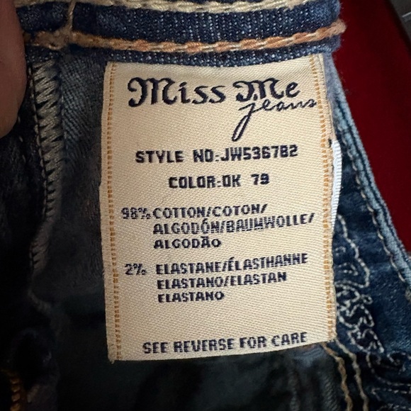 Miss Me Cut-off Jean Shorts - Picture 8 of 9